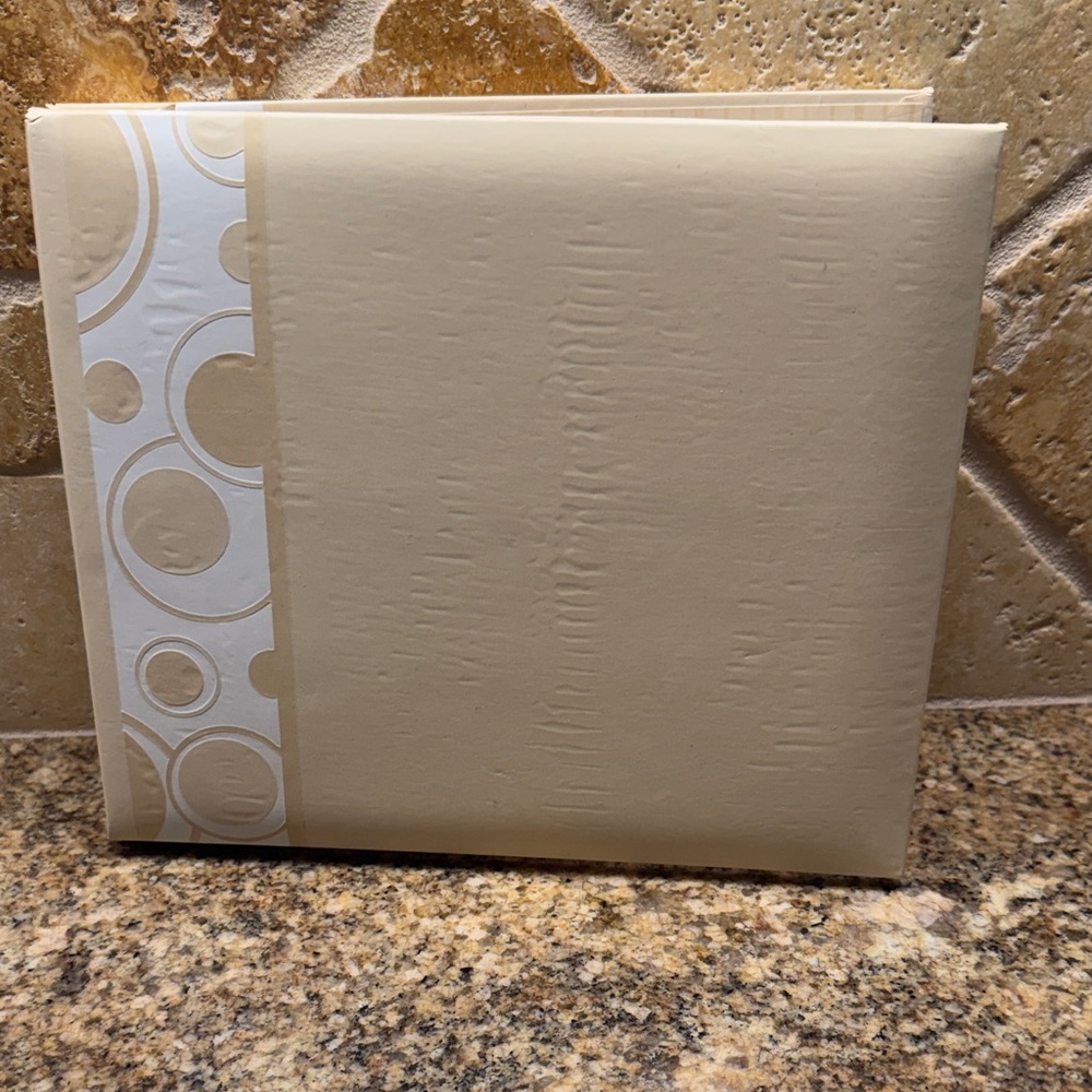 New TLC 6x6 scrapbook Mini Photo Book Album with Page Protectors and Paper - Picture 2 of 4